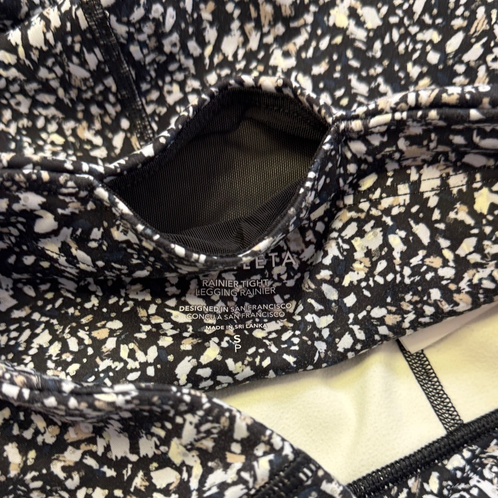 Athleta Rainier Tight Fleece Lined Leggings Zip Pockets Black Print Size S - Picture 7 of 10